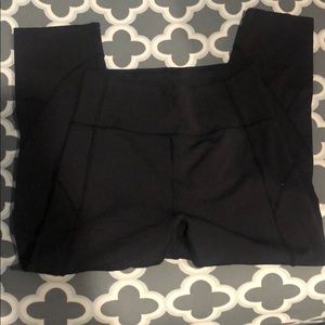 Lululemon in movement crop